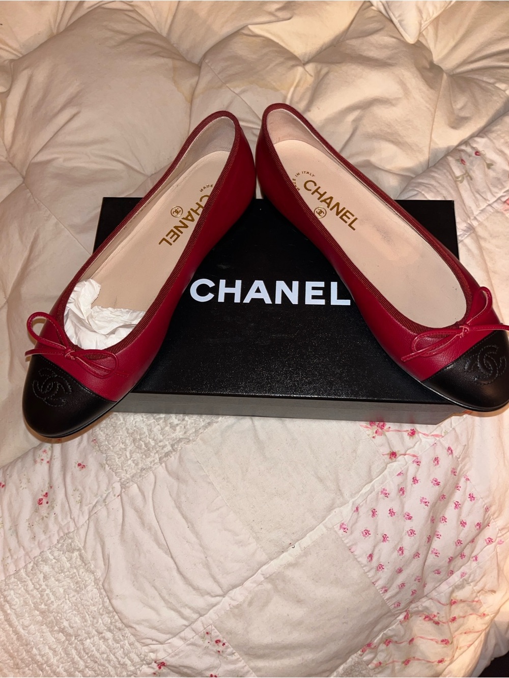CHANEL 'Ballerines' Rouge et Noir Lambskin Flats - NEVER WORN - Size EU 38.5 - Picture 13 of 16